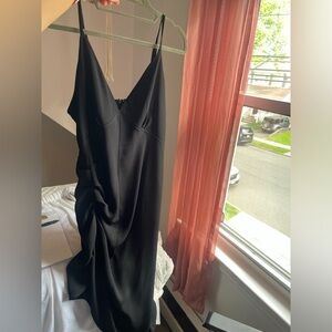 Beautiful Do+Be wedding guest dress